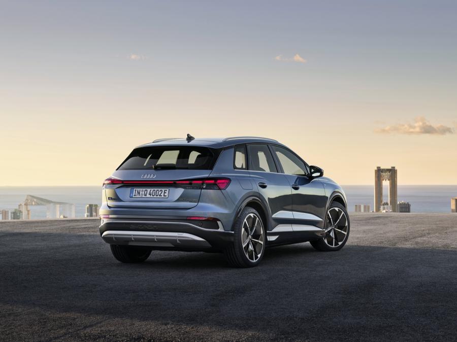  Audi Q4 e-tron 2022 года  (фото 3 из 7)